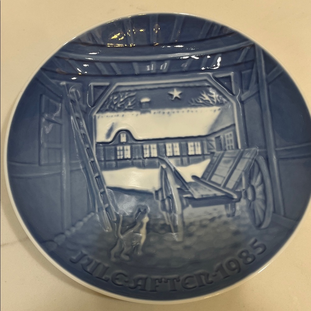 Bing & Grondahl Julgaften 1985 Christmas plate from Denmark
